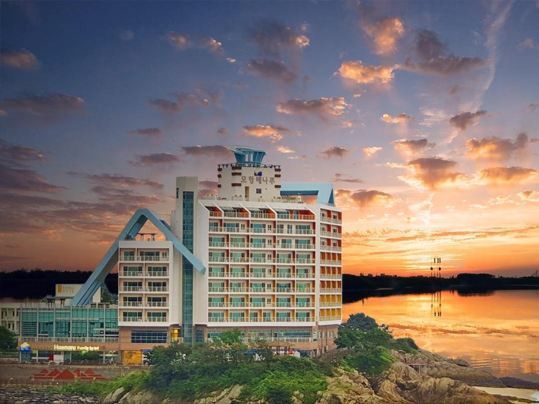 Mohang Haenaru Family Hotel Buan Esterno foto
