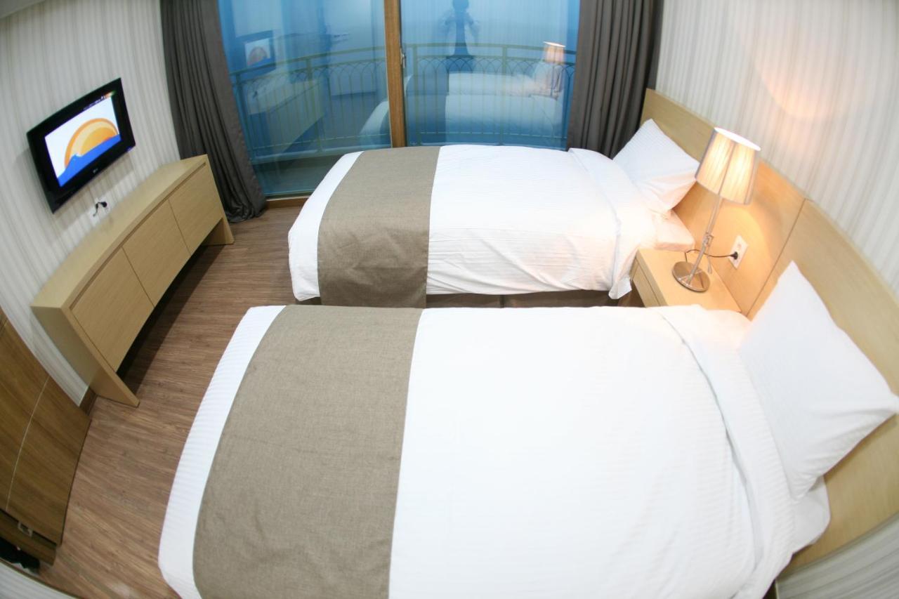 Mohang Haenaru Family Hotel Buan Esterno foto