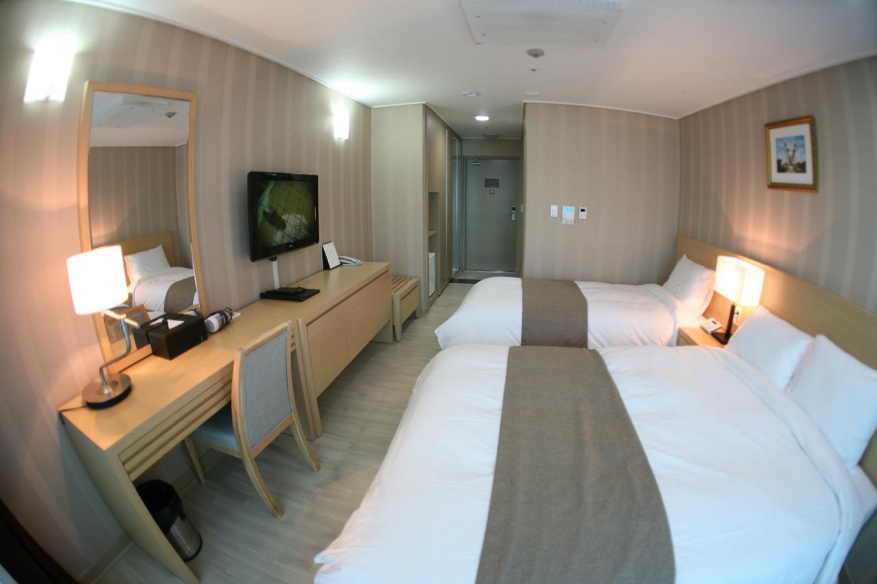 Mohang Haenaru Family Hotel Buan Esterno foto